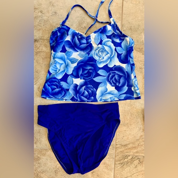 Selling as a pair! Tankini and bikini 🕶☀️ - Picture 4 of 6